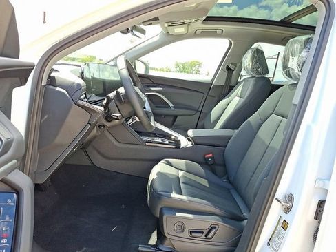 Used 2025 Audi Q5 Premium w/ Convenience Package AWD/4WD image 9