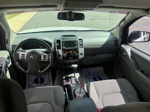 Used 2018 Nissan Frontier SV w/ Value Truck Package RWD image 9
