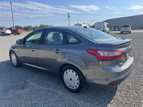Used 2014 Ford Focus SE image 2