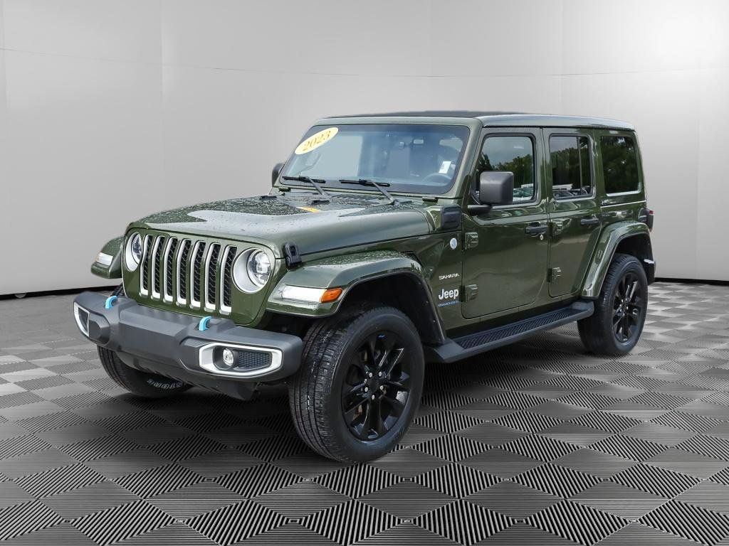 Used 2023 Jeep Wrangler Unlimited Sahara w/ Cold Weather Group AWD/4WD image 2