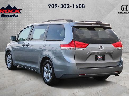 Used 2013 Toyota Sienna LE image 6