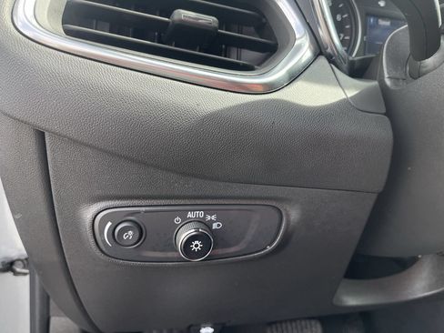 Used 2024 Chevrolet Equinox LT w/ LPO, Floor Liner Package FWD image 17