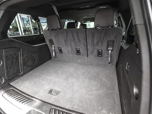 Used 2024 Chevrolet Suburban LT AWD/4WD image 33