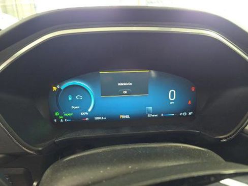 Used 2025 Ford Escape Platinum w/ Premium Technology Package image 9