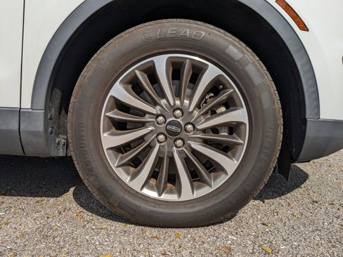 Used 2020 Lincoln Nautilus FWD w/ Equipment Group 101A image 11