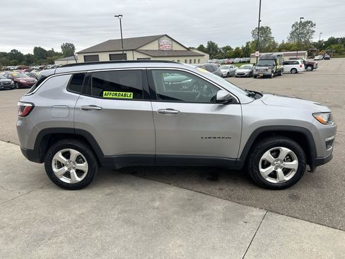 Used 2018 Jeep Compass Latitude w/ Popular Equipment Group AWD/4WD image 4