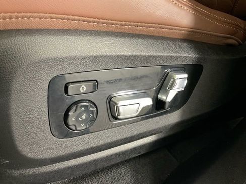 Certified 2024 BMW X7 xDrive40i image 29