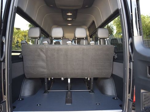 Used 2023 Mercedes-Benz Sprinter 2500 image 18