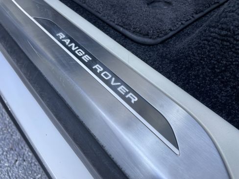 Used 2023 Land Rover Range Rover SE image 33