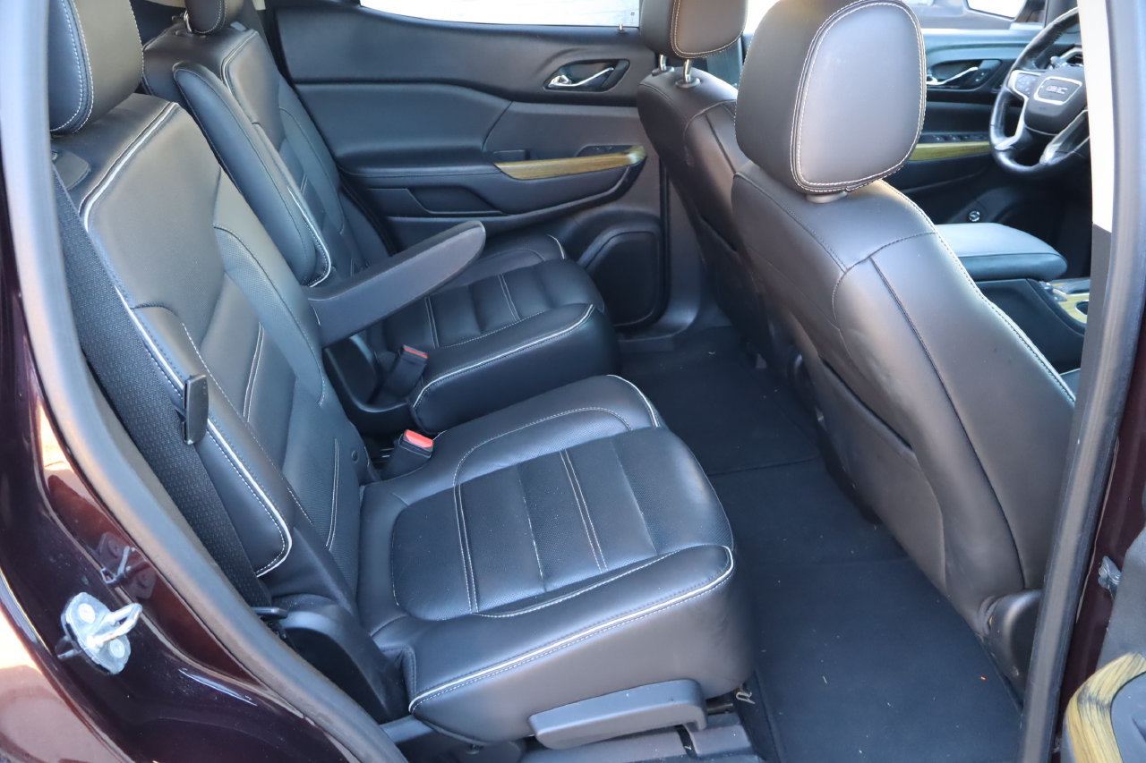 Used 2017 GMC Acadia Denali w/ Technology Package FWD image 19