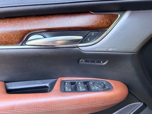 Used 2020 Cadillac XT5 Premium Luxury image 16