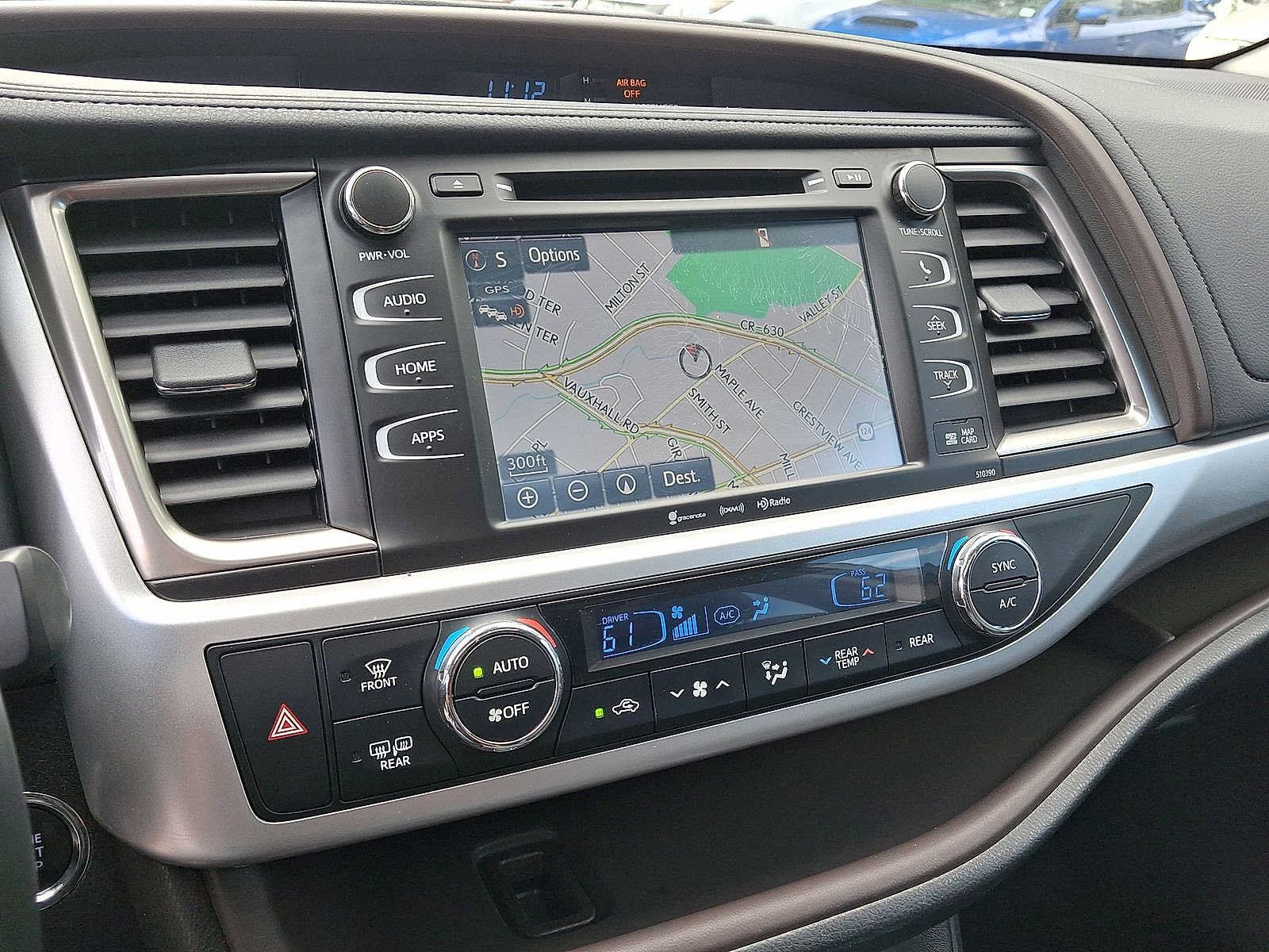 Used 2019 Toyota Highlander XLE AWD/4WD image 20