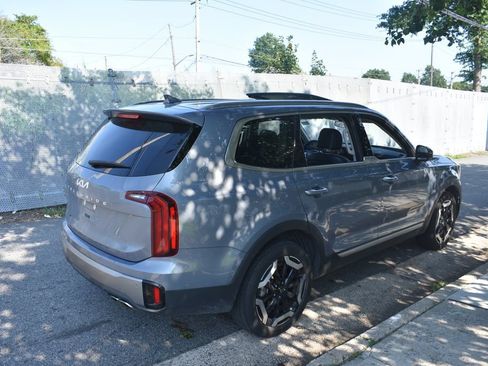 Used 2025 Kia Telluride S FWD image 5