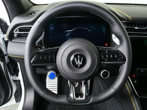 New 2026 Maserati Grecale Modena image 9