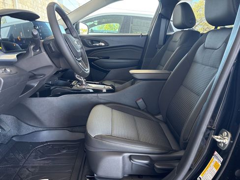 New 2026 Chevrolet Trax LT image 11