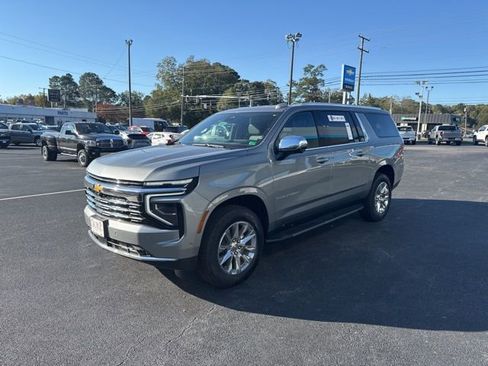 New 2026 Chevrolet Suburban Premier image 17