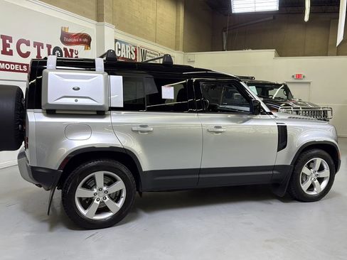 Used 2020 Land Rover Defender 110 First Edition image 4