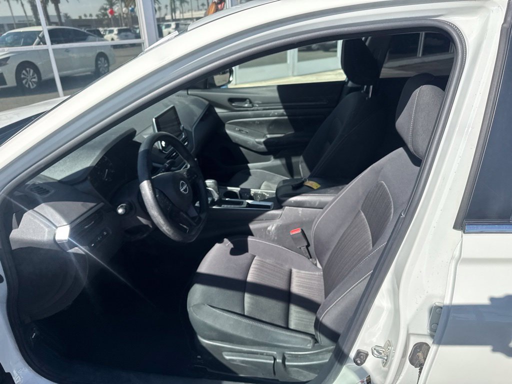 Used 2025 Nissan Altima 2.5 S FWD image 13