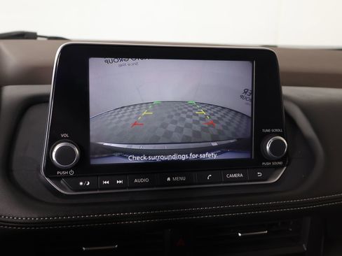 Used 2023 Nissan Rogue SV FWD image 6