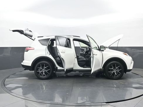 Used 2018 Toyota RAV4 SE w/ Power Extra Value Package FWD image 34