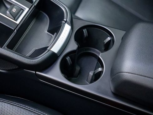 Certified 2026 Porsche Macan AWD/4WD image 20