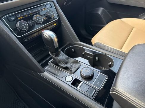 Used 2022 Volkswagen Atlas Cross Sport SEL R-Line image 21