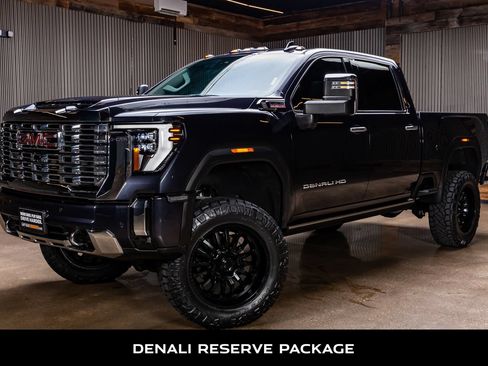 Used 2024 GMC Sierra 2500 Denali w/ Denali Reserve Package AWD/4WD image 5