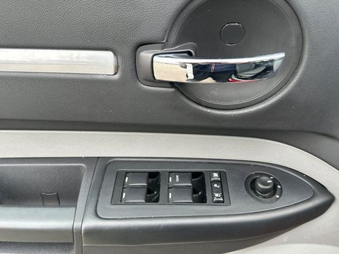 Used 2009 Dodge Charger SXT image 11