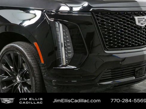 Certified 2026 Cadillac Escalade Platinum Sport w/ LPO, ONYX Package AWD/4WD image 39