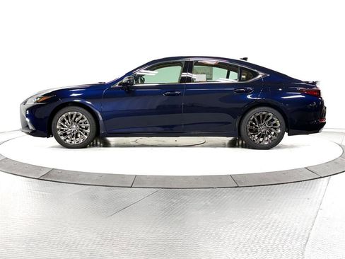 New 2025 Lexus ES 350 Ultra Luxury image 8