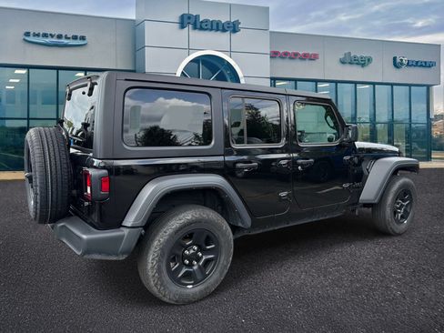 Used 2025 Jeep Wrangler Unlimited Sport AWD/4WD image 2