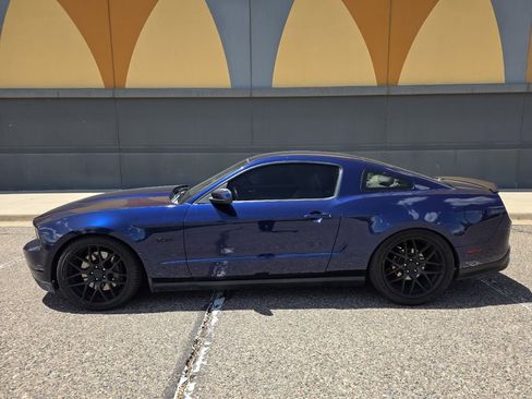 Used 2012 Ford Mustang GT Premium w/ Brembo Brake Pkg RWD image 2