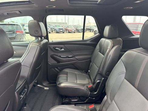 Used 2022 Chevrolet Traverse RS AWD/4WD image 35