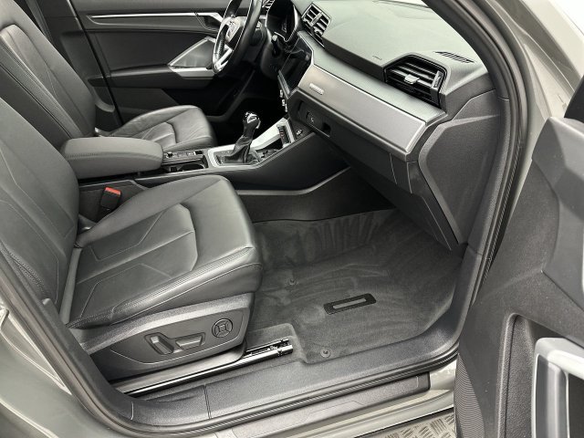 Used 2020 Audi Q3 2.0T Premium Plus w/ Premium Plus Package AWD/4WD image 25