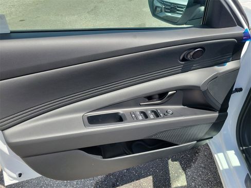 Certified 2025 Hyundai Elantra Sport image 6