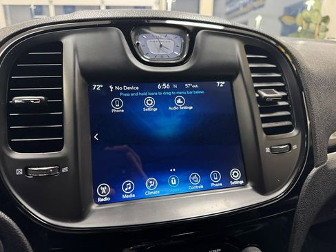 Used 2017 Chrysler 300 S image 28