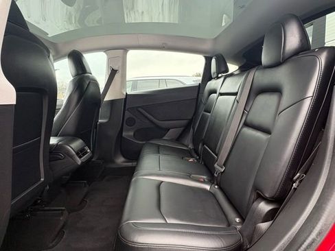 Used 2022 Tesla Model Y Performance image 24
