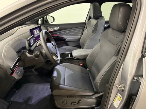 Used 2024 Volkswagen ID.4 Pro S image 9