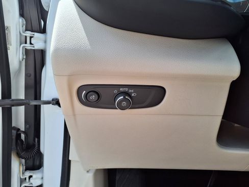 Used 2021 Buick Envision Essence AWD/4WD image 13