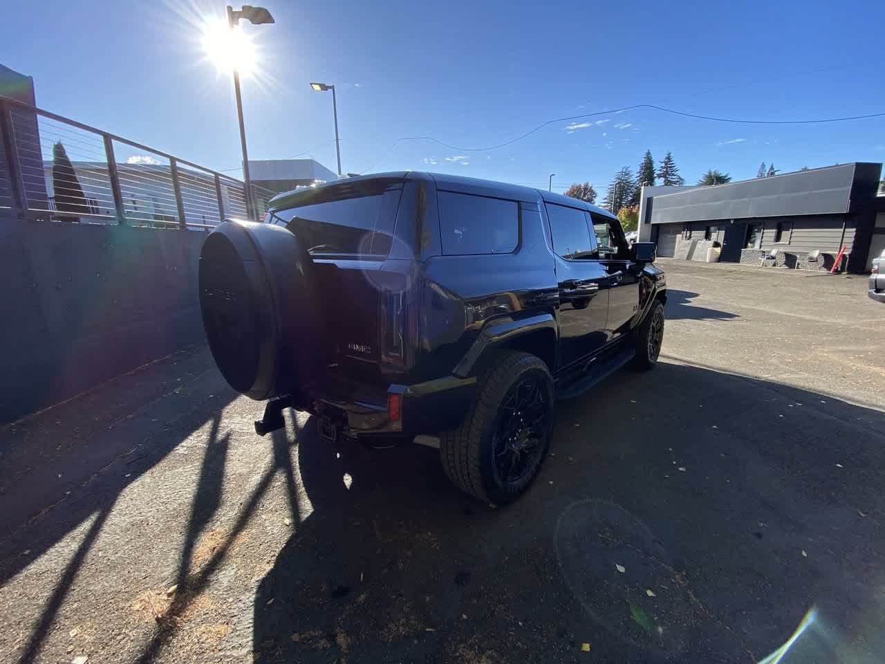 Used 2025 GMC Hummer EV 3X w/ LPO, Illumination Package AWD/4WD image 6