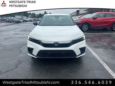 Used 2023 Honda Civic Sport image 2