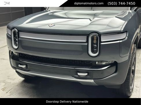 Used 2023 Rivian R1S Adventure image 14