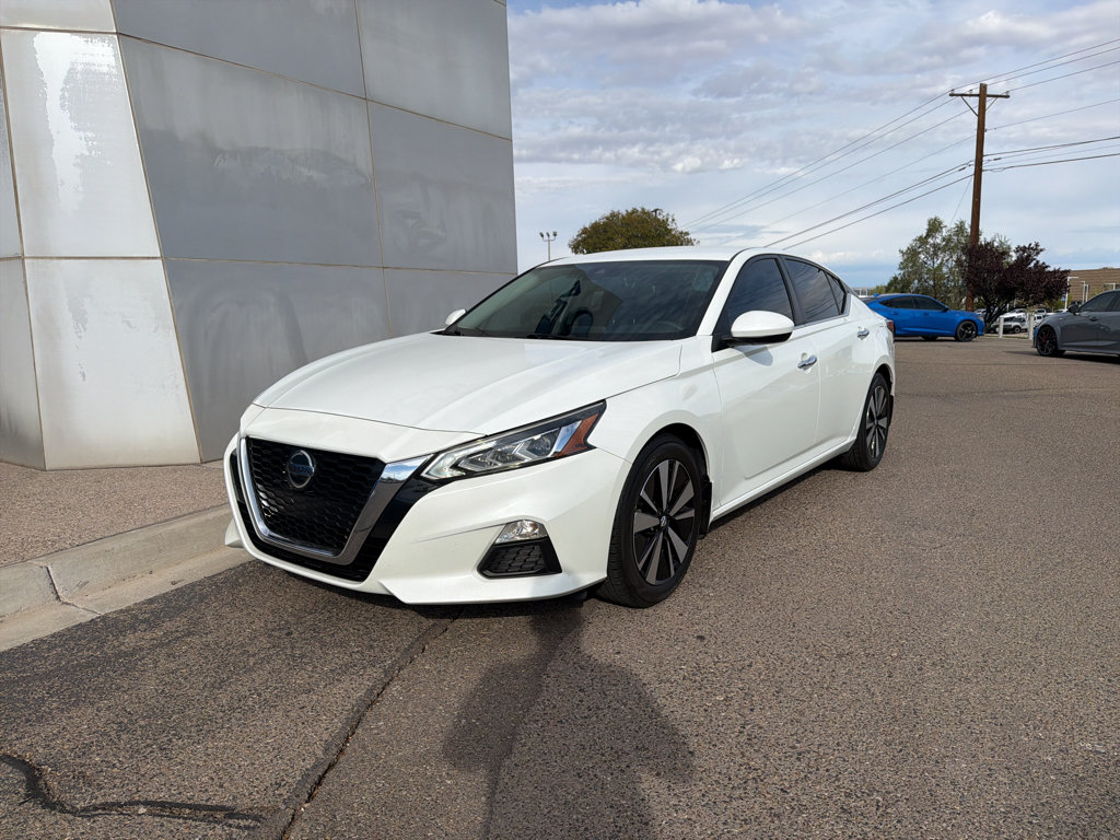 Used 2022 Nissan Altima 2.5 SV FWD image 2