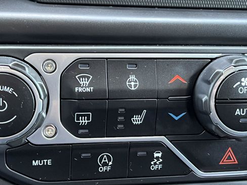 Used 2022 Jeep Wrangler Sport AWD/4WD image 28