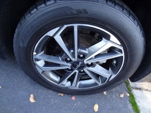 Used 2023 Kia Forte LXS image 25