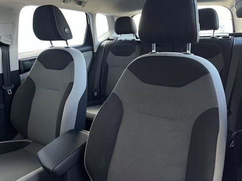 Used 2022 Volkswagen Taos S image 13