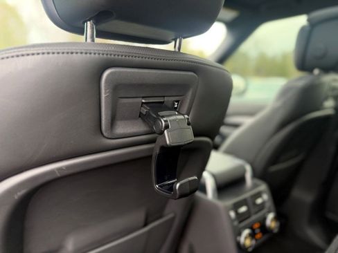 Used 2024 Land Rover Discovery Dynamic SE image 29