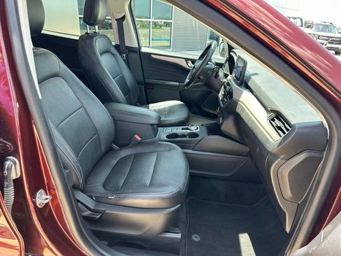 Used 2021 Ford Escape SE w/ SE Sport Appearance Package AWD/4WD image 31
