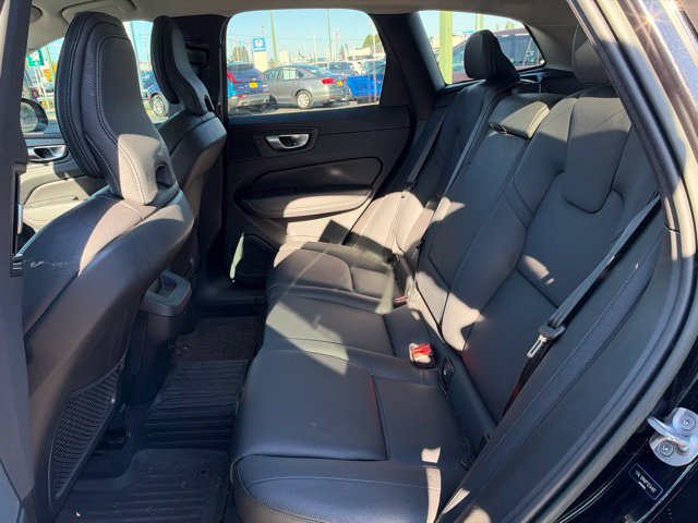 Used 2023 Volvo XC60 B5 Plus AWD/4WD image 12