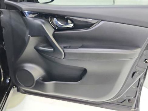 Certified 2022 Nissan Rogue Sport SL FWD image 27